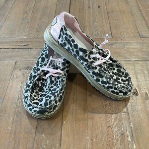 Hey dude Wendy leopard pink iridescent shoes NWOB